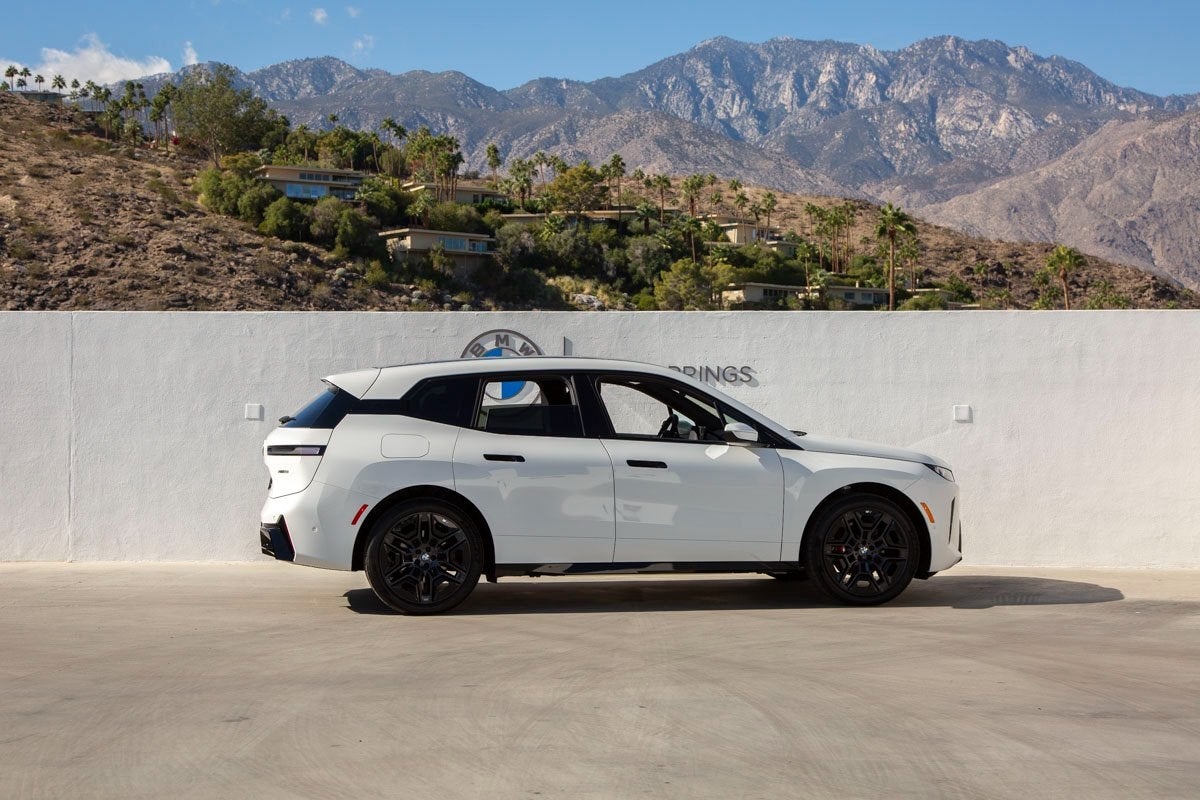 2026 BMW iX xDrive60