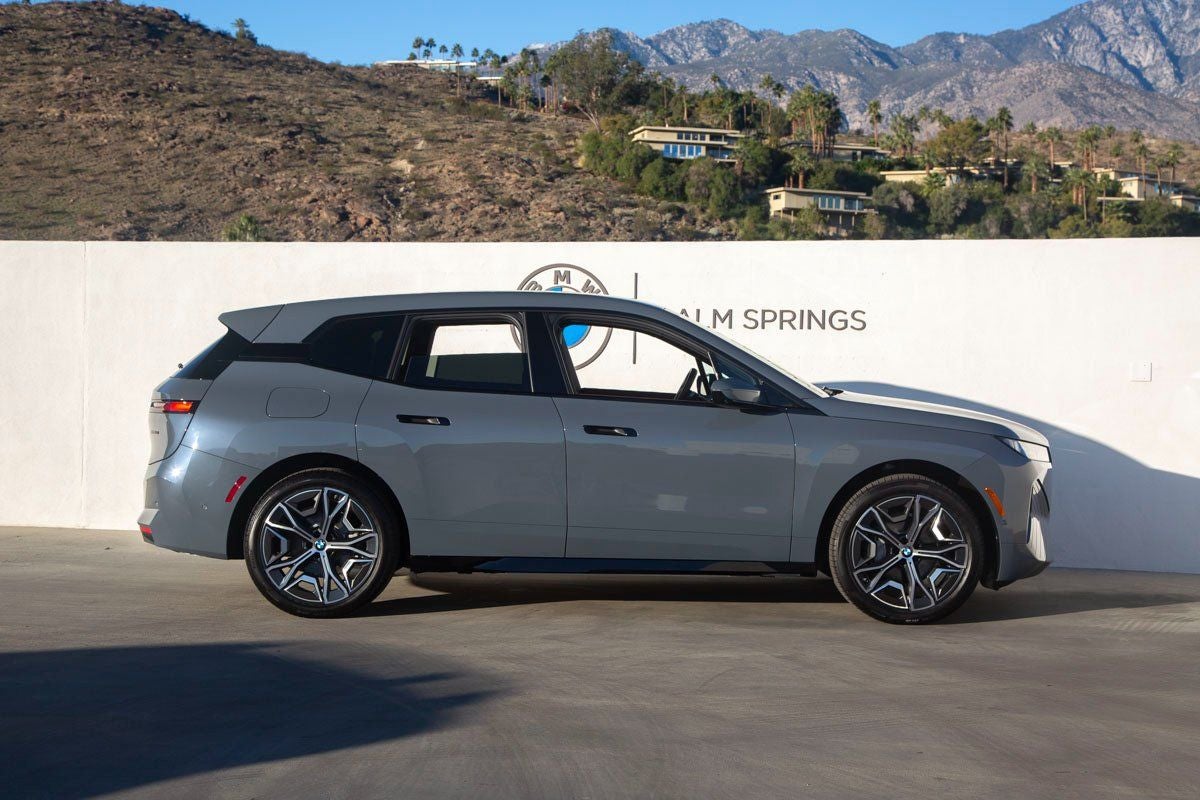 2026 BMW iX xDrive60