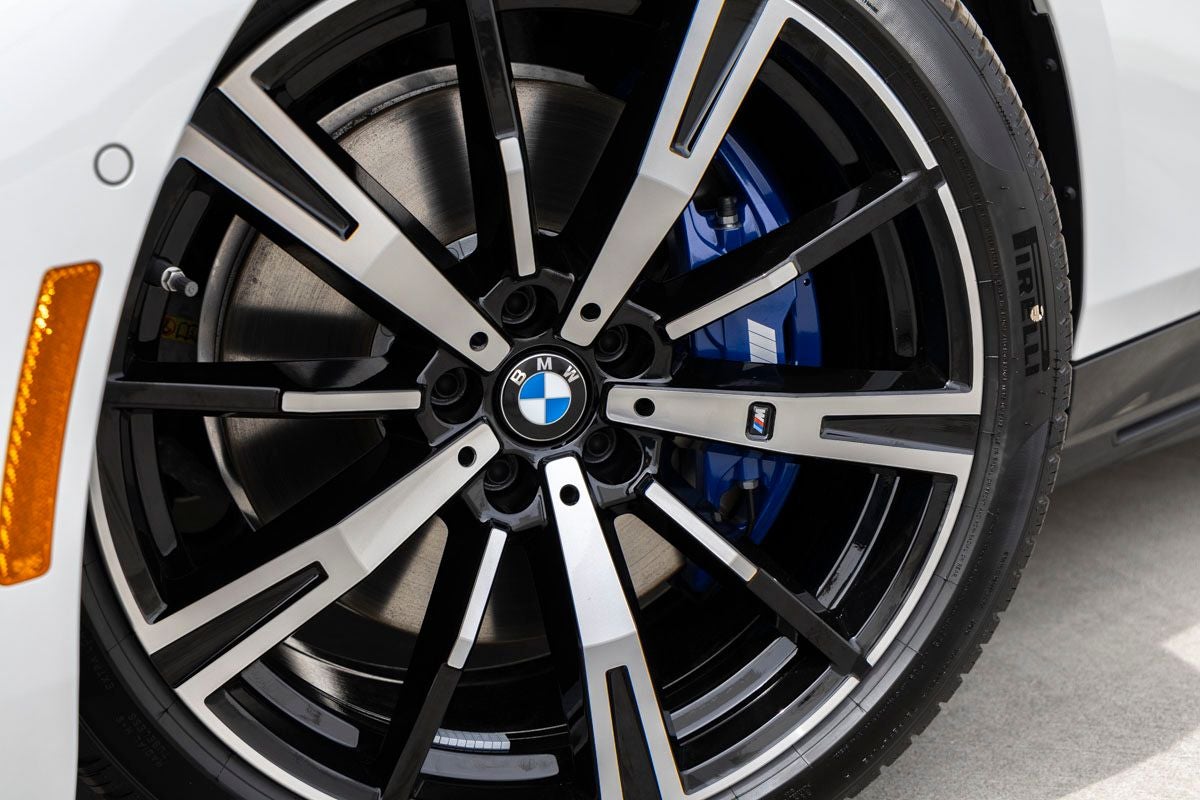 2026 BMW 550e 550e xDrive