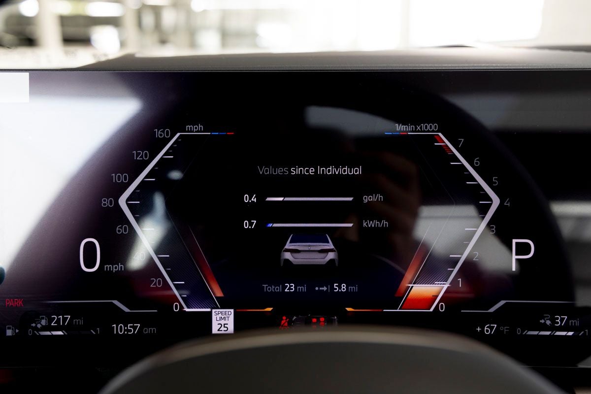 2026 BMW 550e 550e xDrive