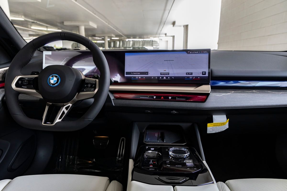 2026 BMW 550e 550e xDrive