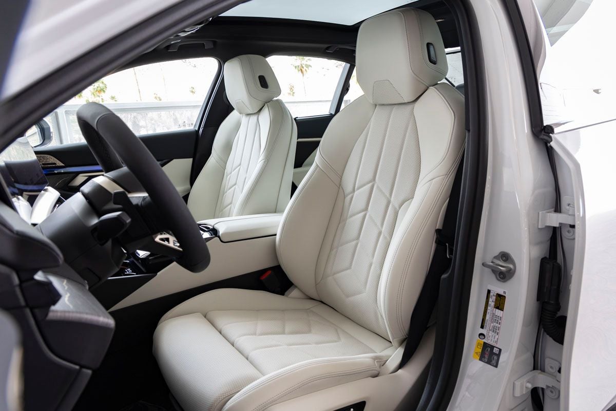 2026 BMW 550e 550e xDrive