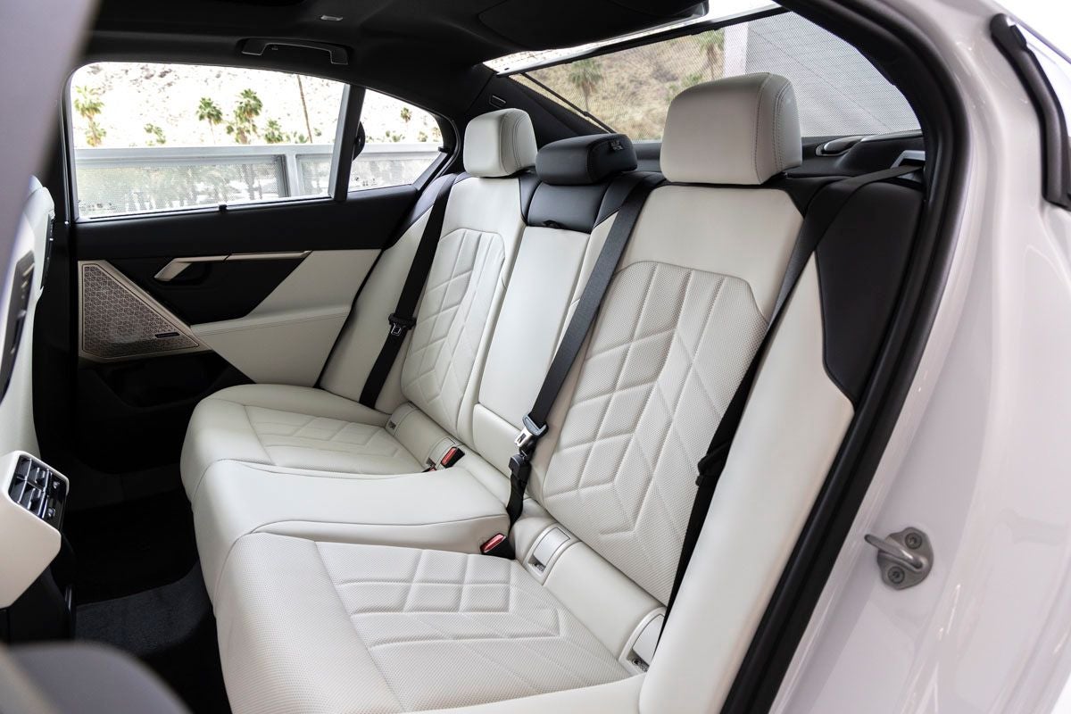 2026 BMW 550e 550e xDrive