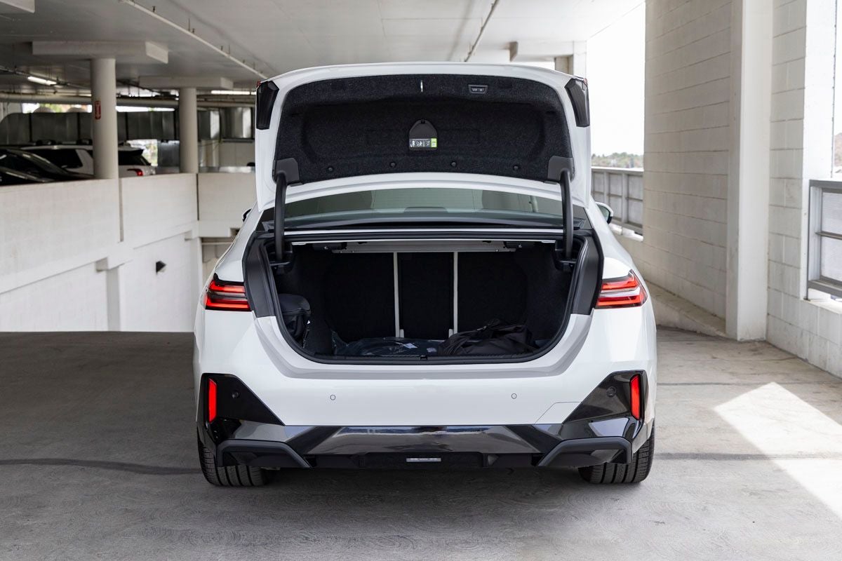 2026 BMW 550e 550e xDrive