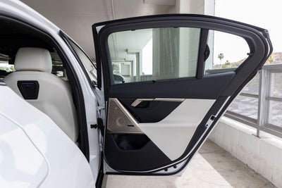 2026 BMW 550e 550e xDrive