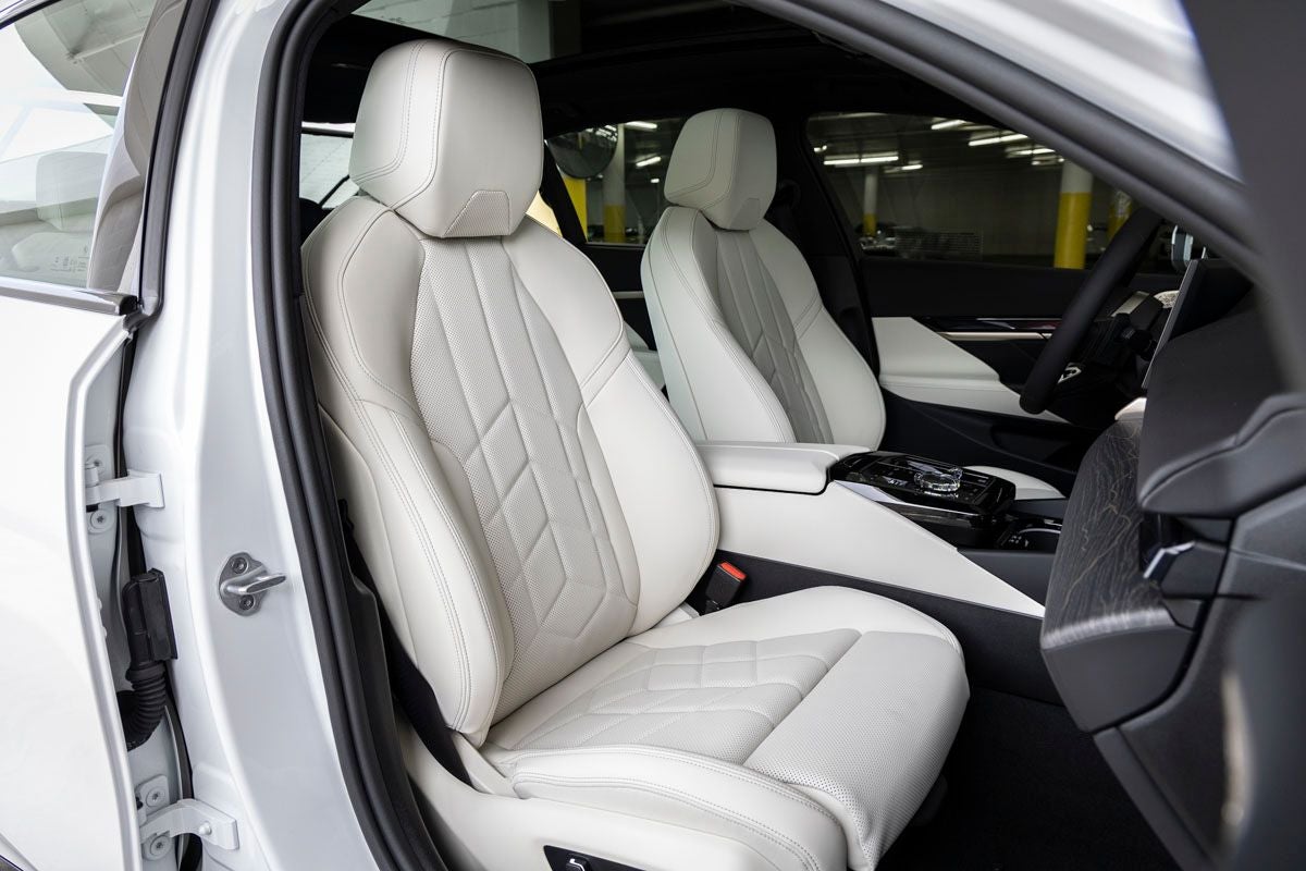 2026 BMW 550e 550e xDrive