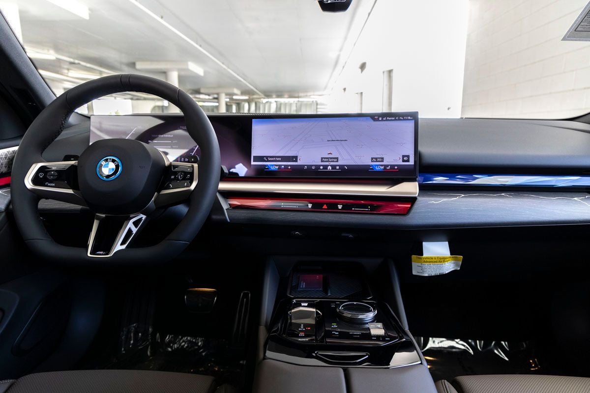 2026 BMW 550e 550e xDrive