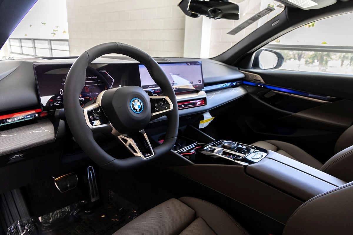 2026 BMW 550e 550e xDrive