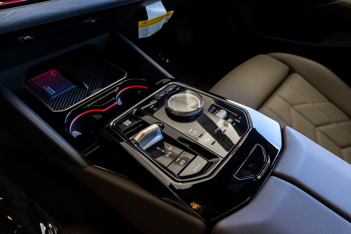 2026 BMW 550e 550e xDrive