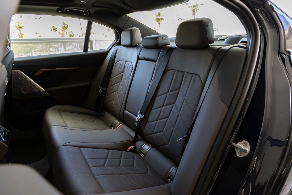 2026 BMW 550e 550e xDrive