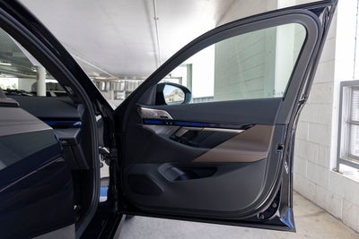 2026 BMW 550e 550e xDrive