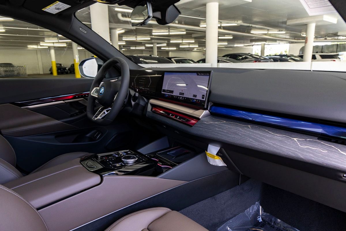 2026 BMW 550e 550e xDrive