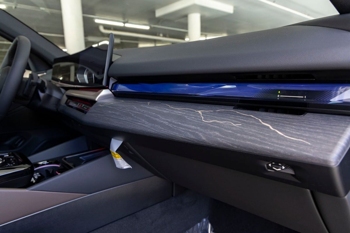 2026 BMW 550e 550e xDrive