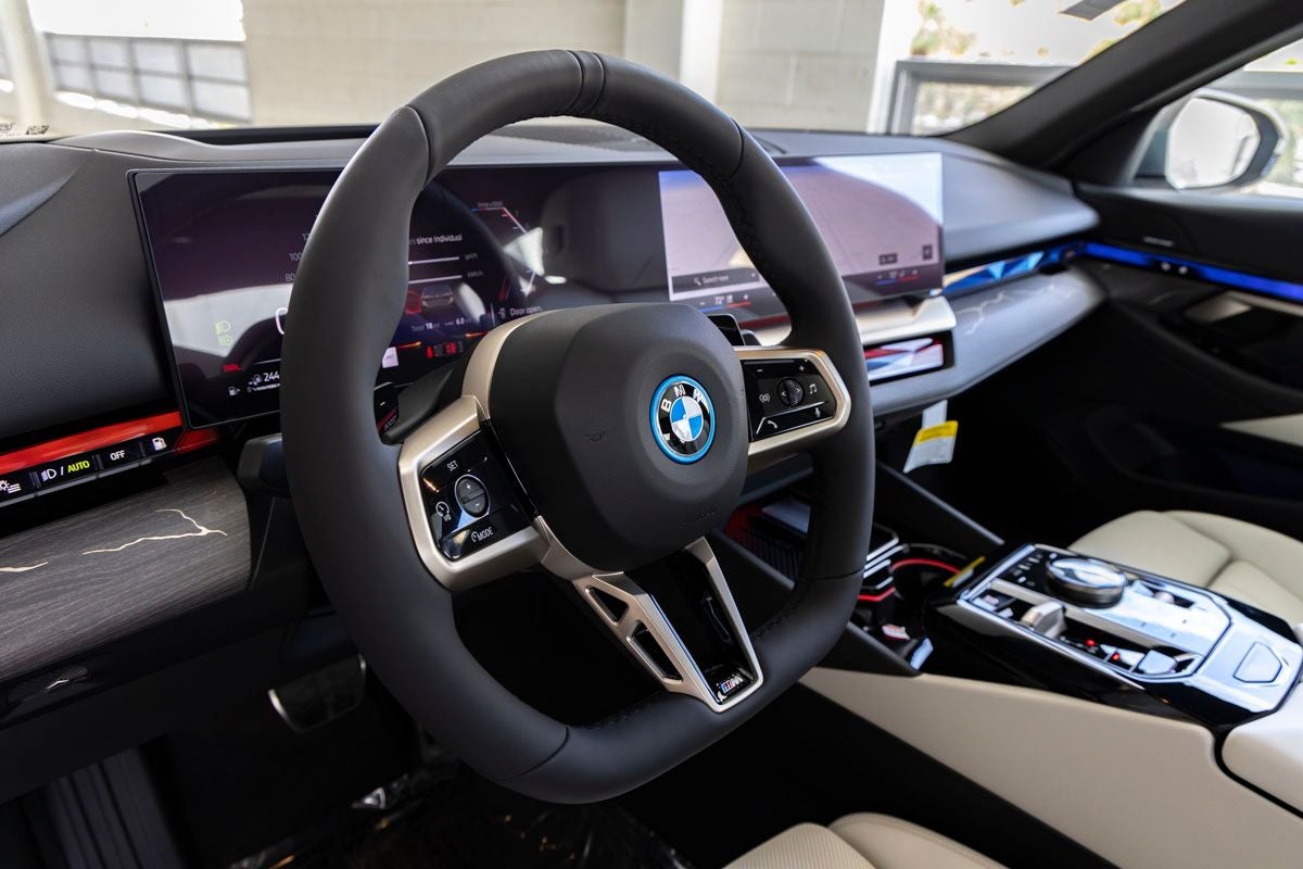 2026 BMW 550e 550e xDrive