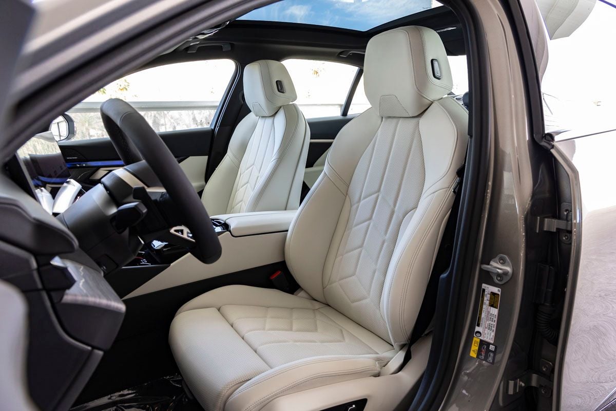 2026 BMW 550e 550e xDrive