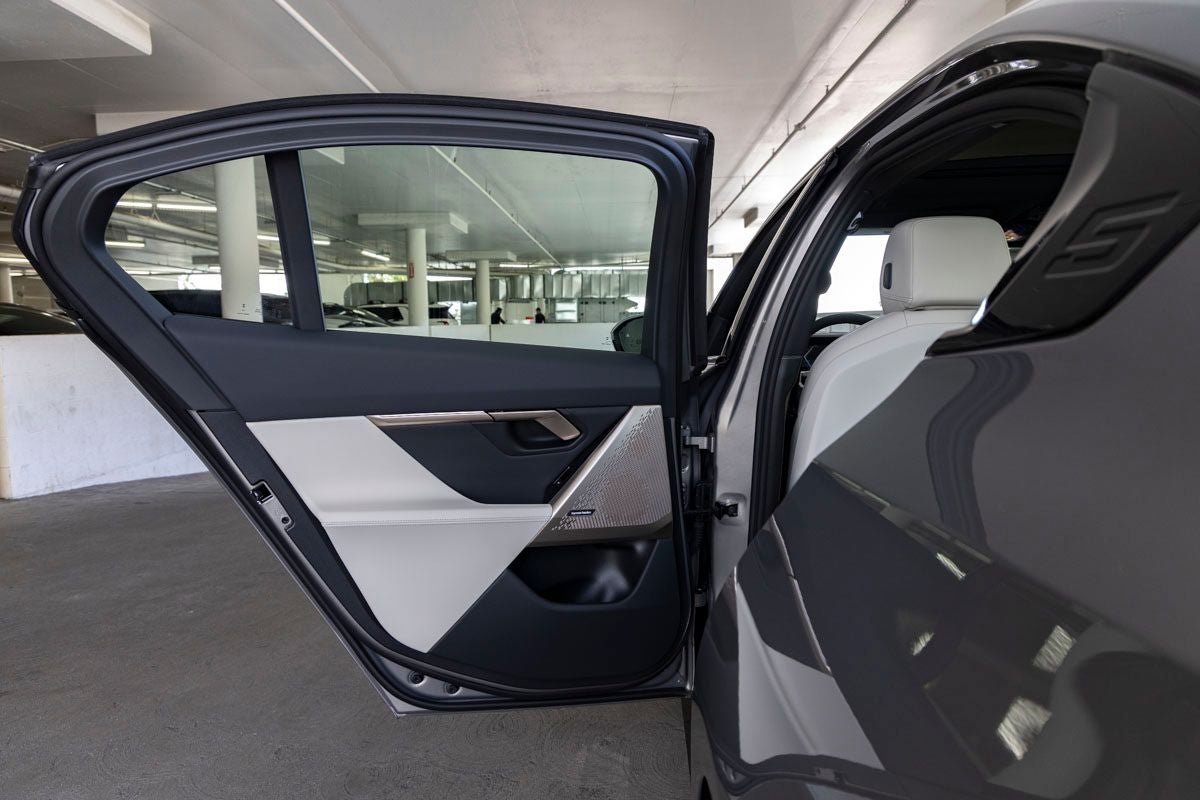 2026 BMW 550e 550e xDrive