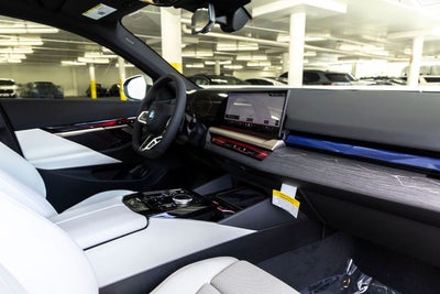 2026 BMW 550e 550e xDrive