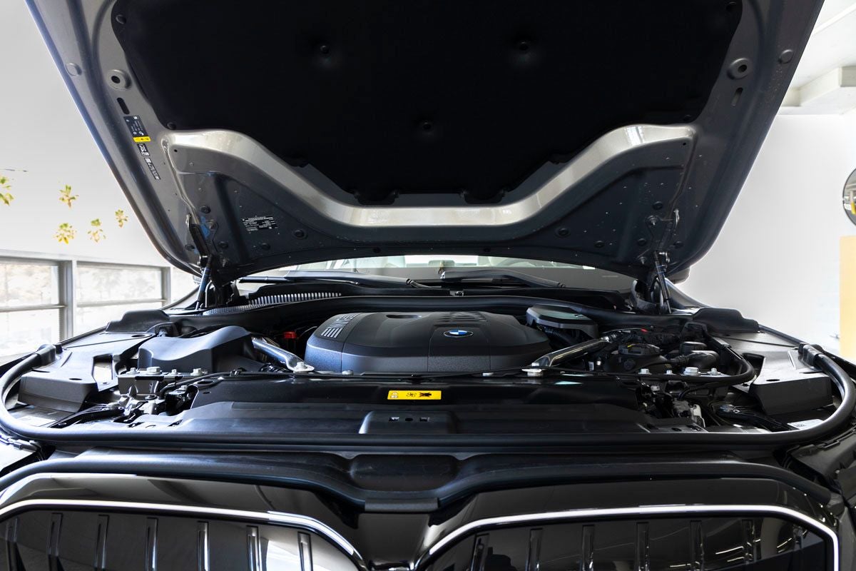 2026 BMW 550e 550e xDrive