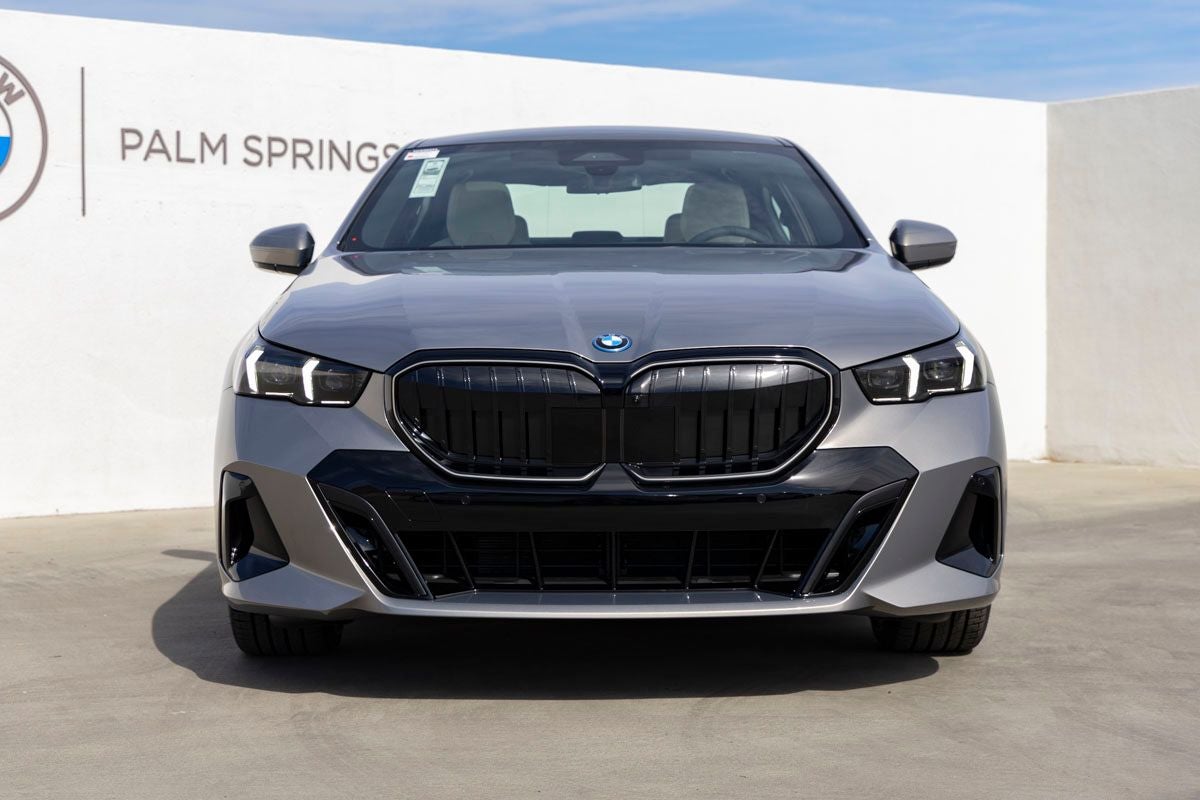 2026 BMW 550e 550e xDrive