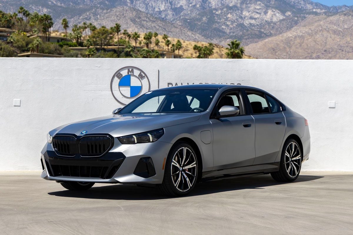 2026 BMW 5 Series 550e xDrive