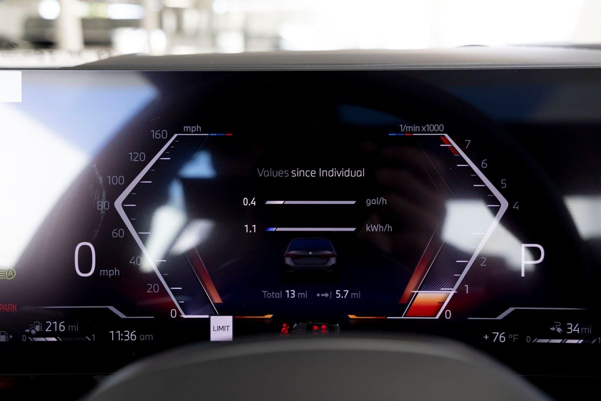 2026 BMW 5 Series 550e xDrive