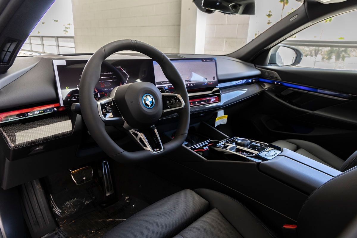 2026 BMW 5 Series 550e xDrive