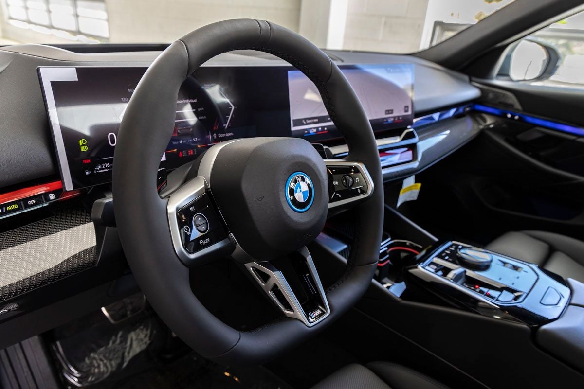 2026 BMW 5 Series 550e xDrive