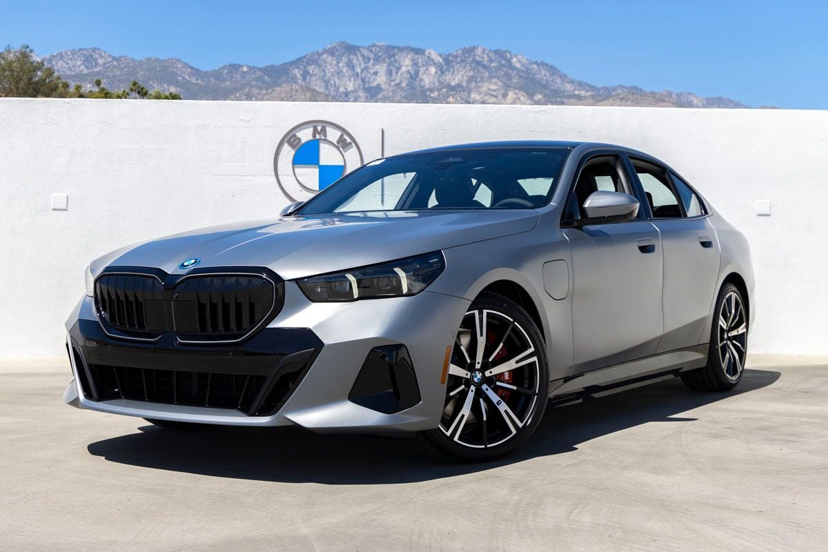 2026 BMW 5 Series 550e xDrive