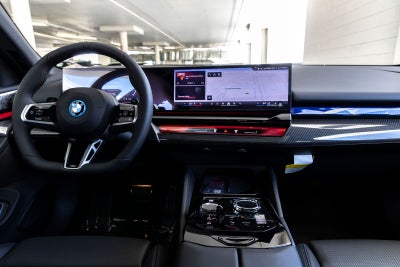 2027 BMW 550e Base