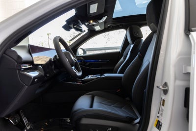 2027 BMW 550e Base