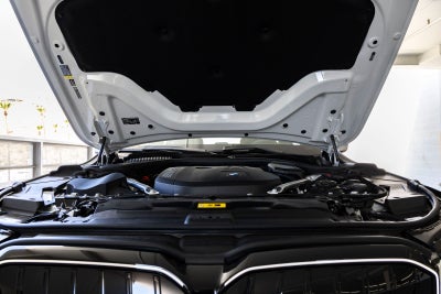 2027 BMW 550e Base