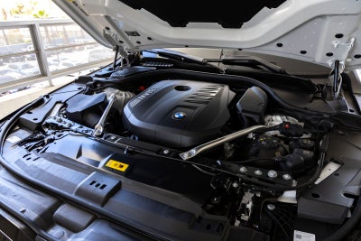 2027 BMW 550e Base