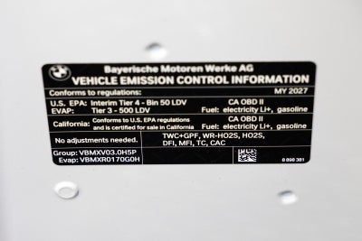 2027 BMW 550e Base