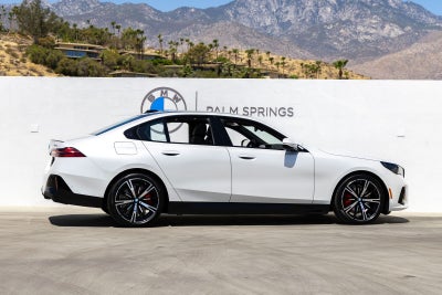 2027 BMW 550e Base