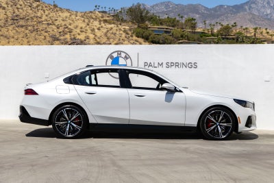 2027 BMW 550e Base