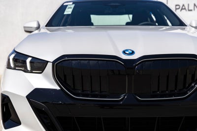 2027 BMW 550e Base