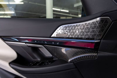 2027 BMW 550e 550e xDrive