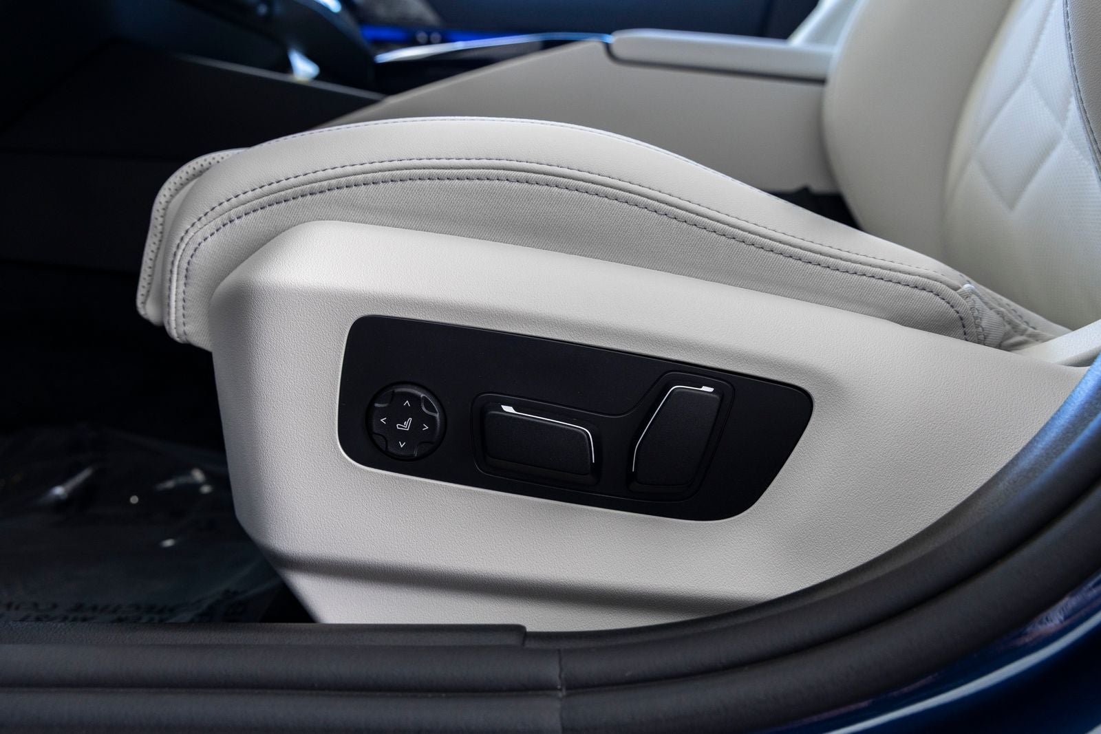 2027 BMW 550e 550e xDrive
