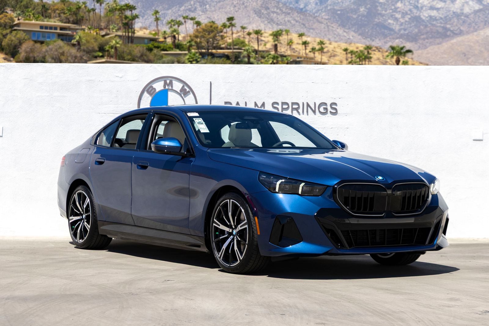 2027 BMW 550e 550e xDrive