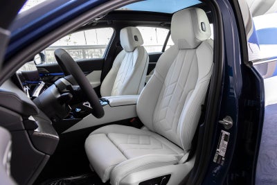 2027 BMW 550e 550e xDrive