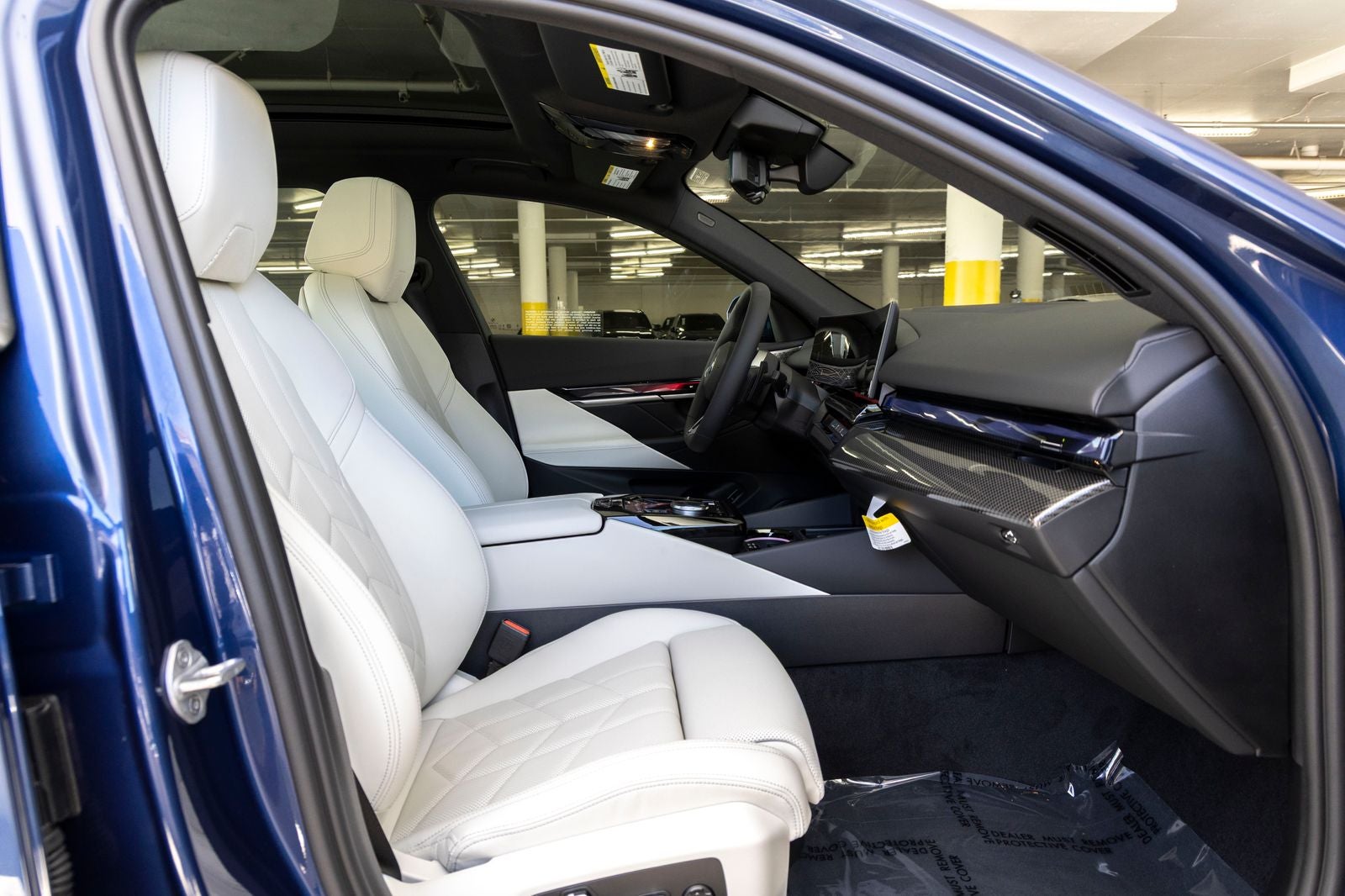 2027 BMW 550e 550e xDrive