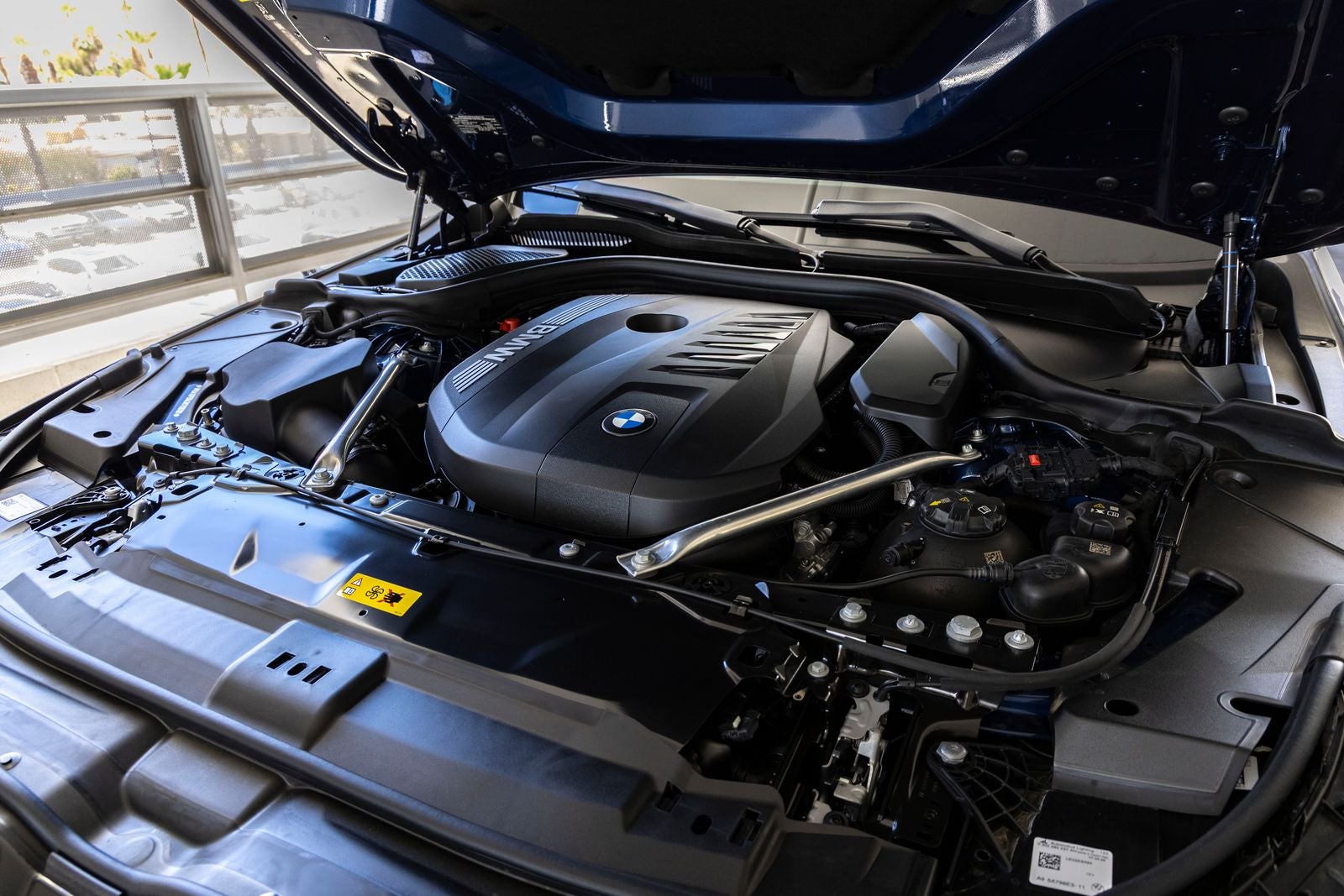 2027 BMW 550e 550e xDrive