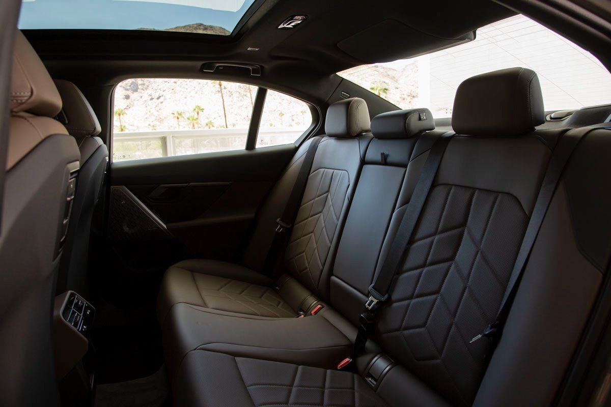 2026 BMW 5 Series 550e xDrive