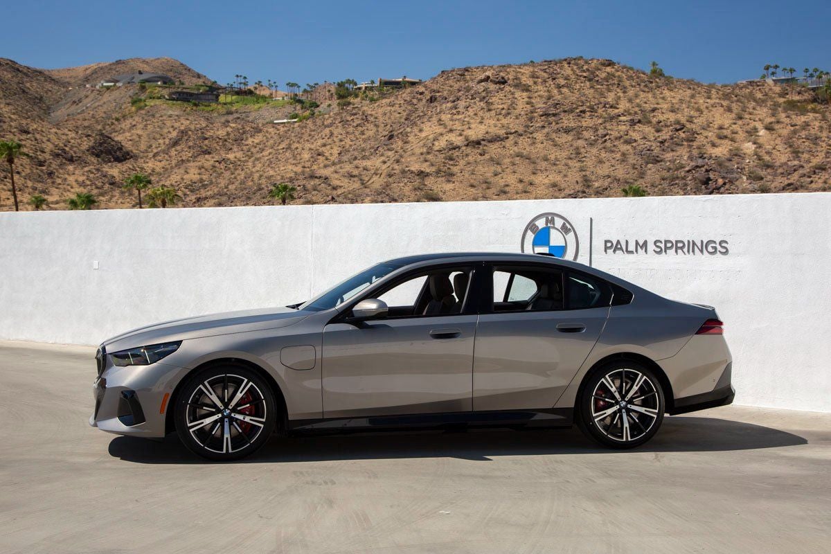 2026 BMW 5 Series 550e xDrive