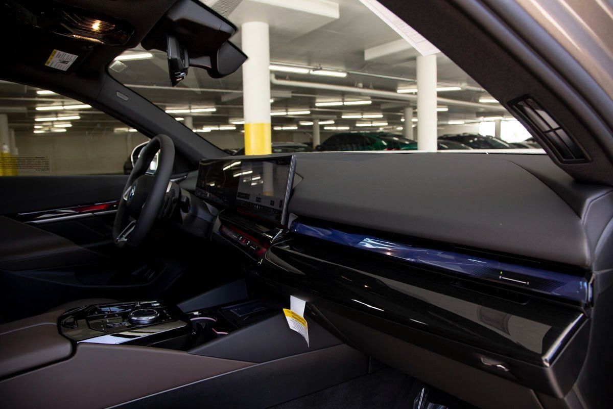 2026 BMW 5 Series 550e xDrive