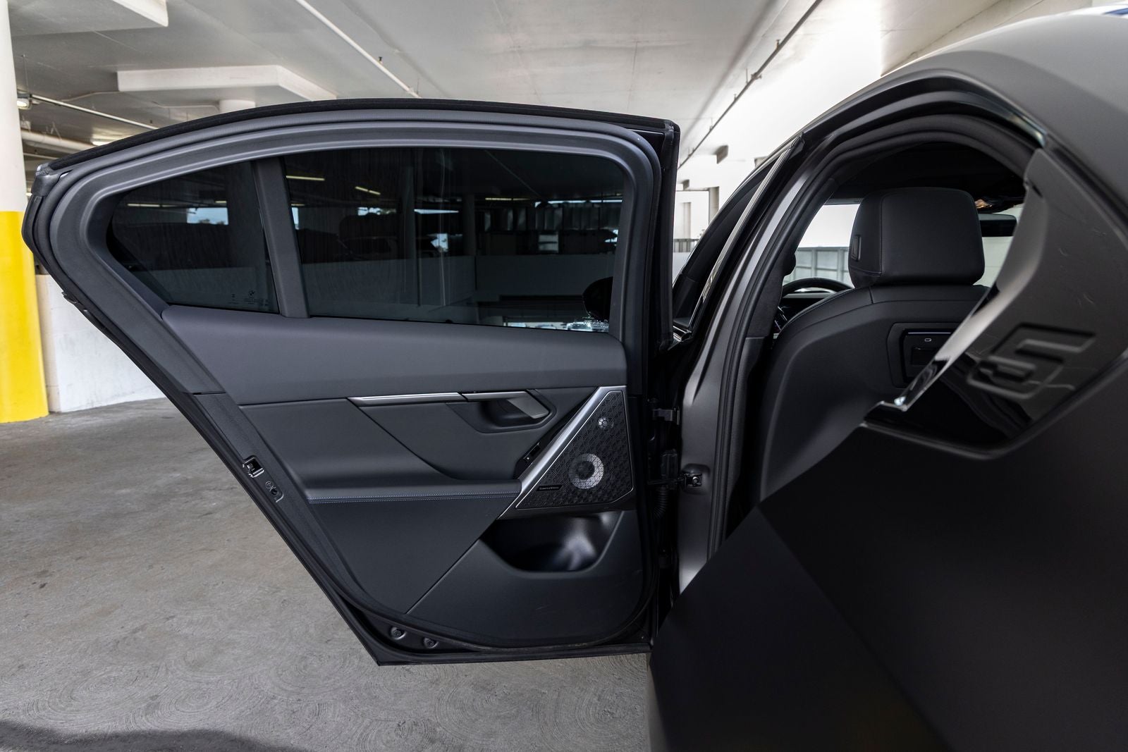 2026 BMW 550e xDrive 550e xDrive