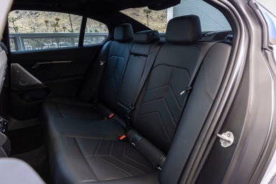 2026 BMW 550e xDrive 550e xDrive