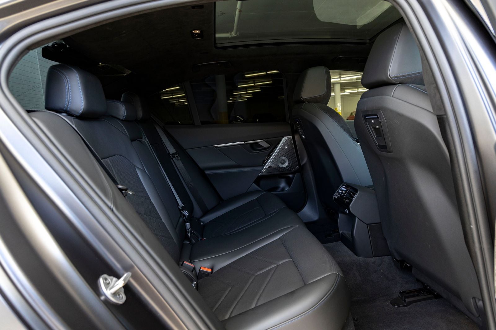2026 BMW 550e xDrive 550e xDrive