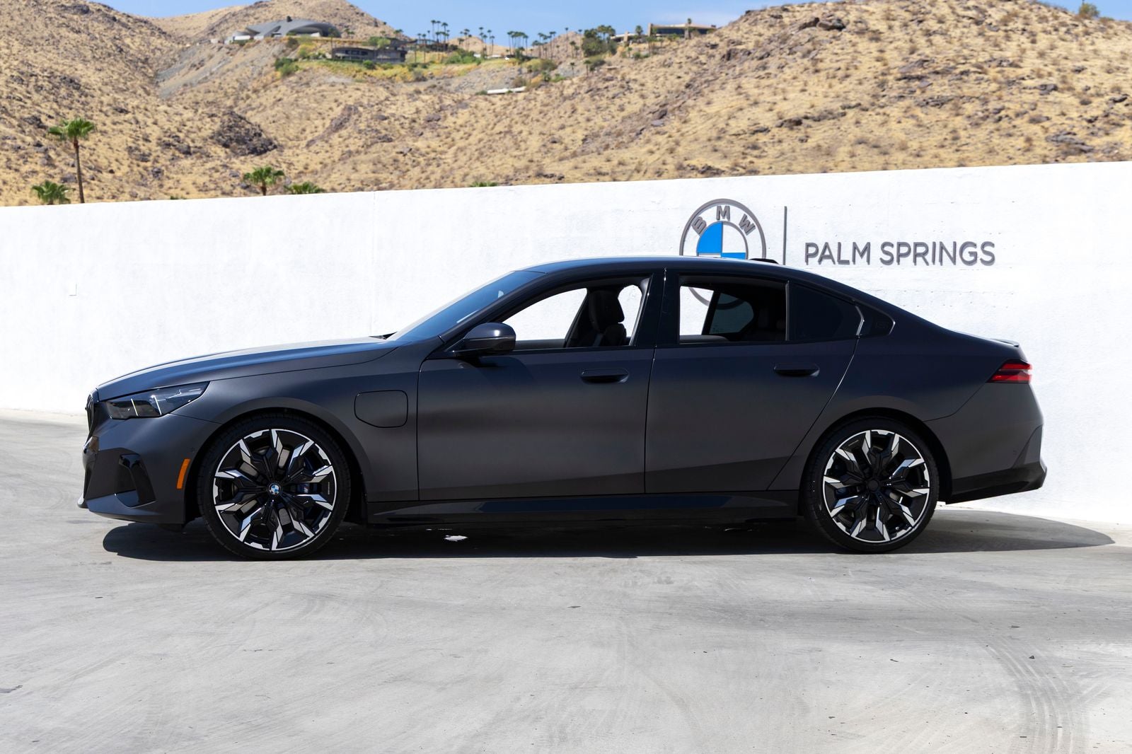 2026 BMW 550e xDrive 550e xDrive