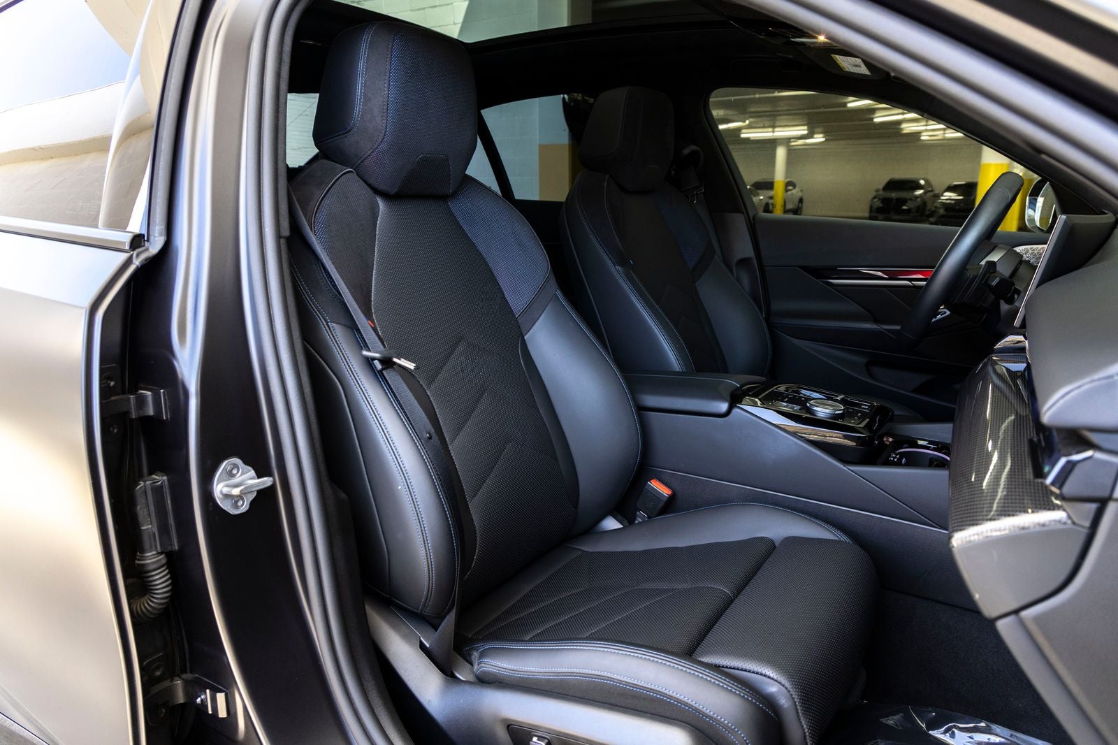 2026 BMW 550e xDrive 550e xDrive
